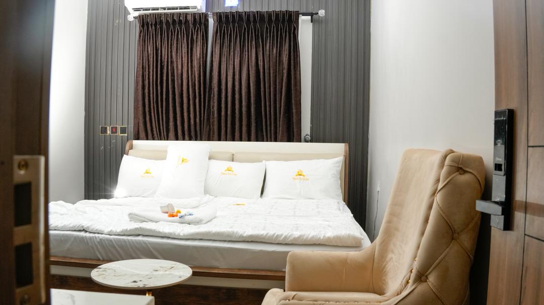 Luxury Suite